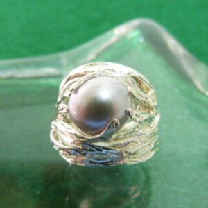 Sterling Silver ring with a Bluish Gray, large pearl